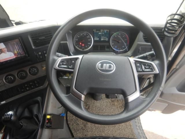 Nissan QUON 2018-08 8060607-9