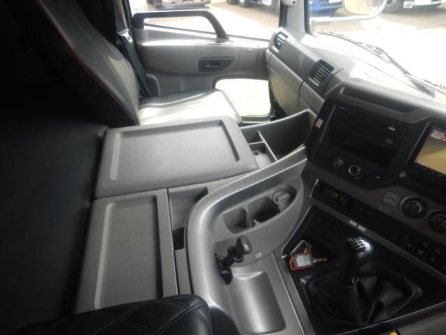 Nissan QUON 2018-08 8060607-16