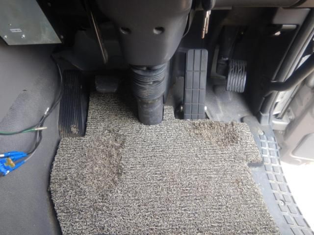 Nissan QUON 2018-08 8060607-19