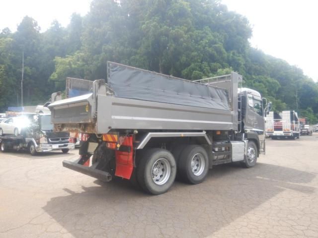 Nissan QUON 2018-08 8060607-6