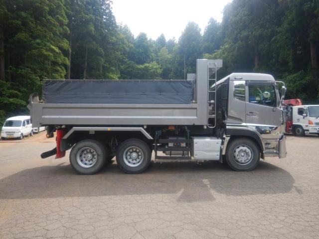 Nissan QUON 2018-08 8060607-7