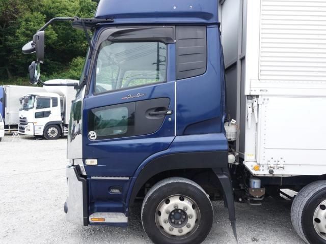 Nissan QUON 2018-01 8060609-9