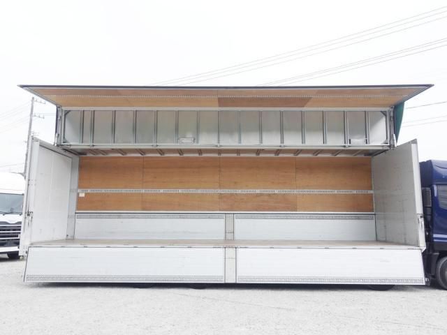 Nissan QUON 2018-01 8060609-10