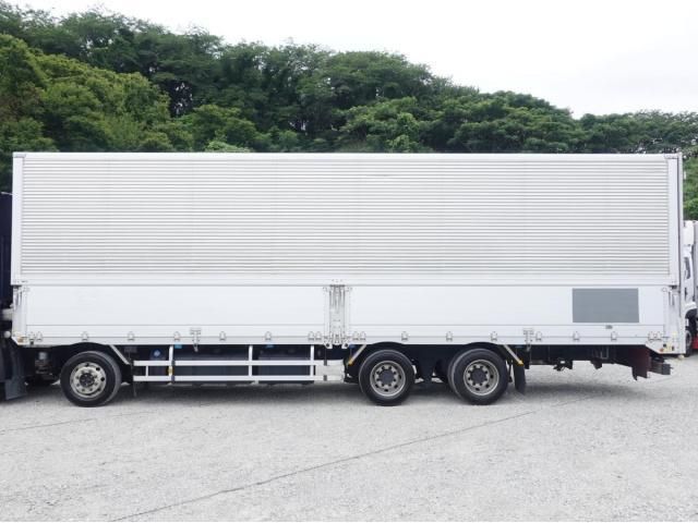 Nissan QUON 2018-01 8060609-7
