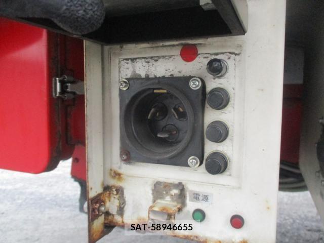 Nissan QUON 2011-10 8075247-14