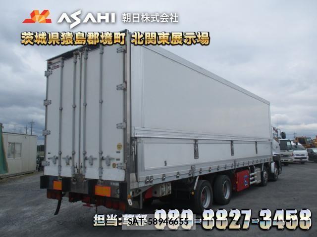Nissan QUON 2011-10 8075247-1