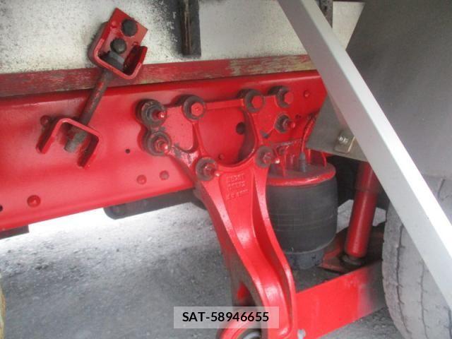 Nissan QUON 2011-10 8075247-20