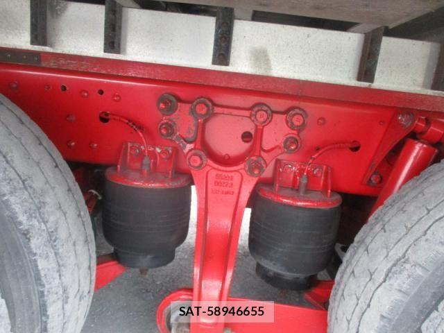 Nissan QUON 2011-10 8075247-22
