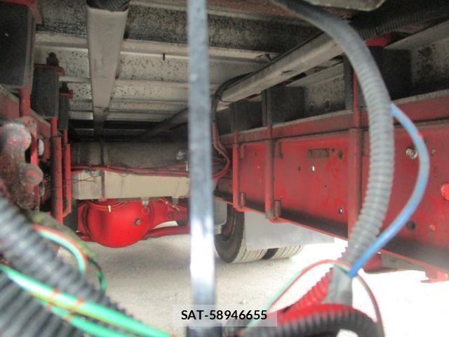 Nissan QUON 2011-10 8075247-25
