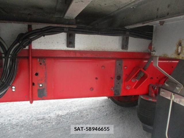 Nissan QUON 2011-10 8075247-27