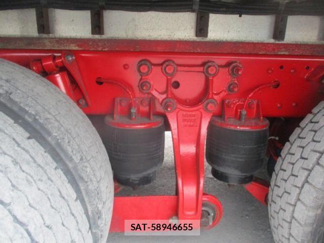 Nissan QUON 2011-10 8075247-28