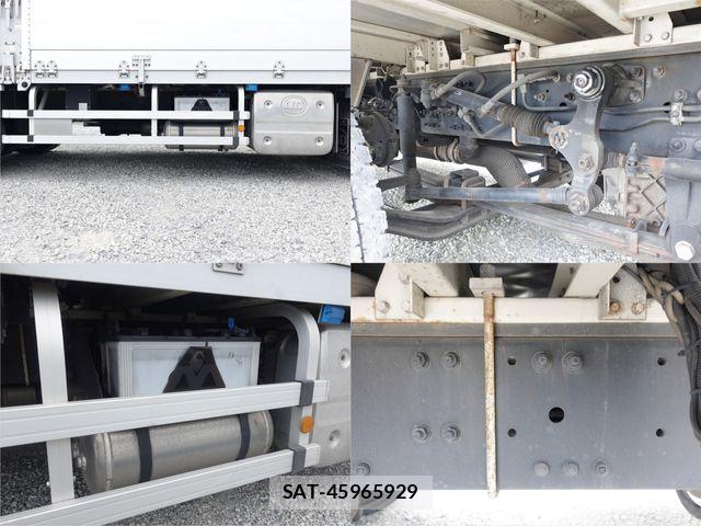Nissan QUON 2018-01 8075248-15