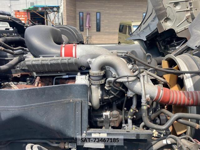 Nissan QUON 2017-08 8075249-13