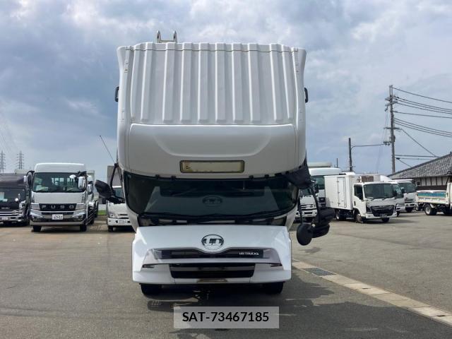 Nissan QUON 2017-08 8075249-18