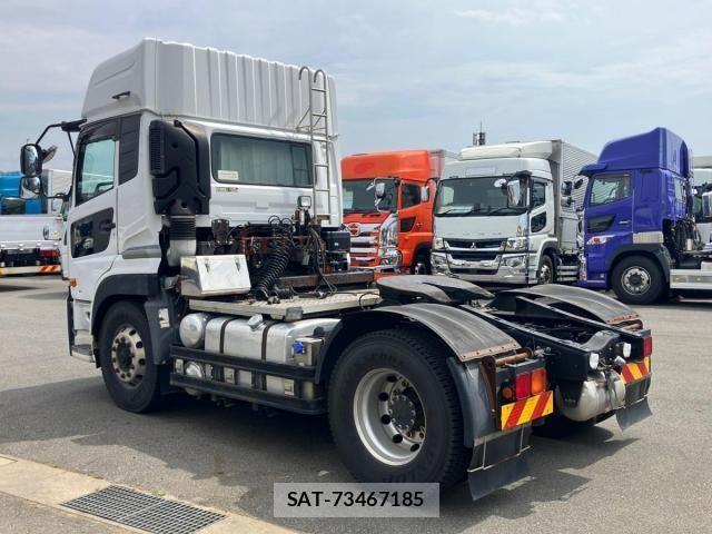 Nissan QUON 2017-08 8075249-3