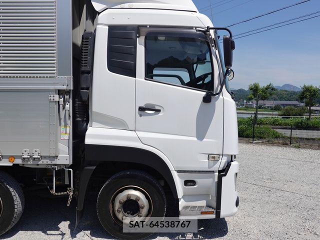 Nissan QUON 2019-06 8132012-2