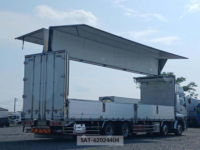 Nissan QUON 2017-05 8159083-19