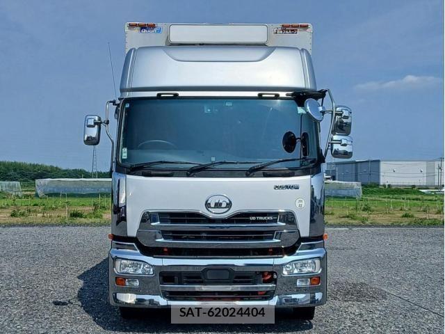 Nissan QUON 2017-05 8159083-3