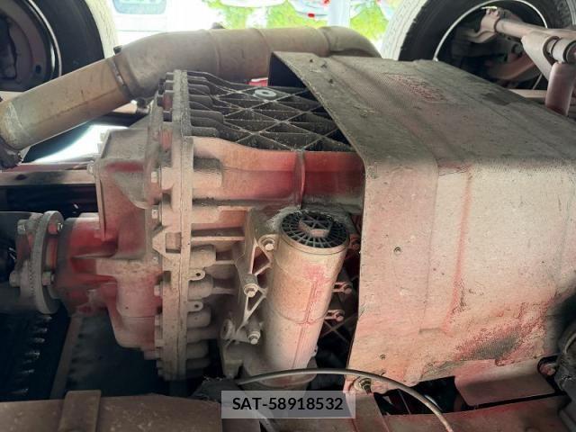 Nissan QUON 2014-03 8159074-10