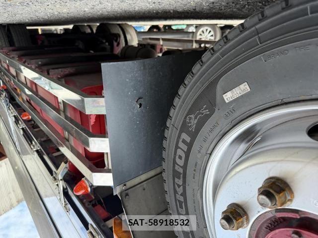 Nissan QUON 2014-03 8159074-13