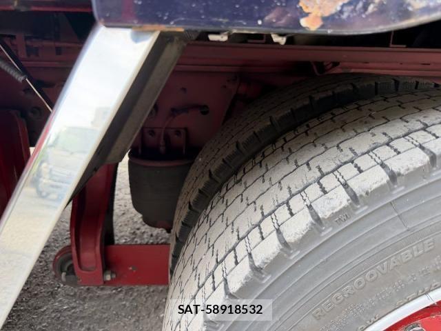 Nissan QUON 2014-03 8159074-22