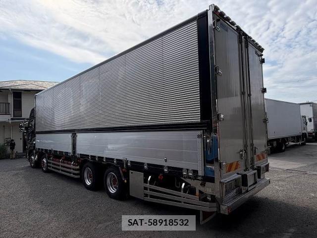 Nissan QUON 2014-03 8159074-3