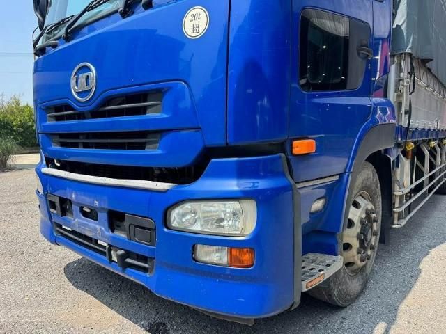 Nissan QUON 2014-03 8186420-10
