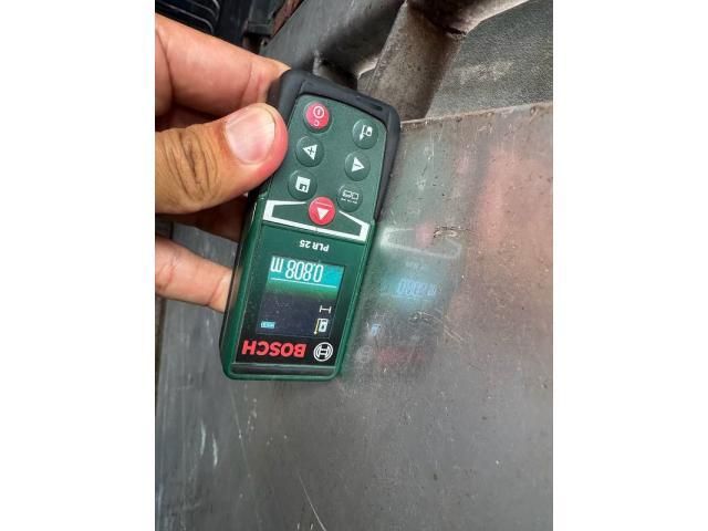 Nissan QUON 2014-03 8186420-25