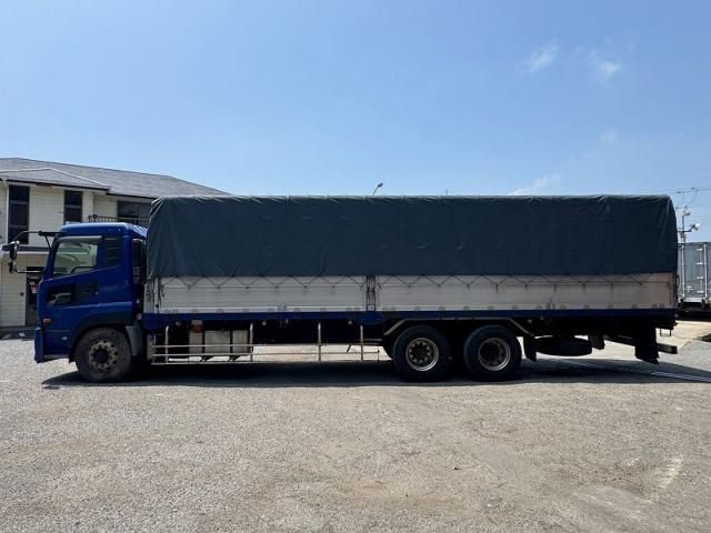 Nissan QUON 2014-03 8186420-2