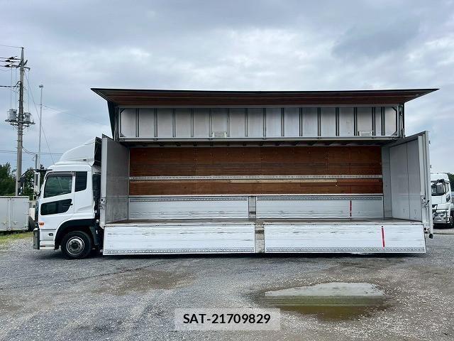 Nissan QUON 2015-09 8231443-9