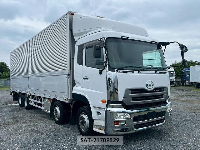 Nissan QUON 2015-09 8231443-3
