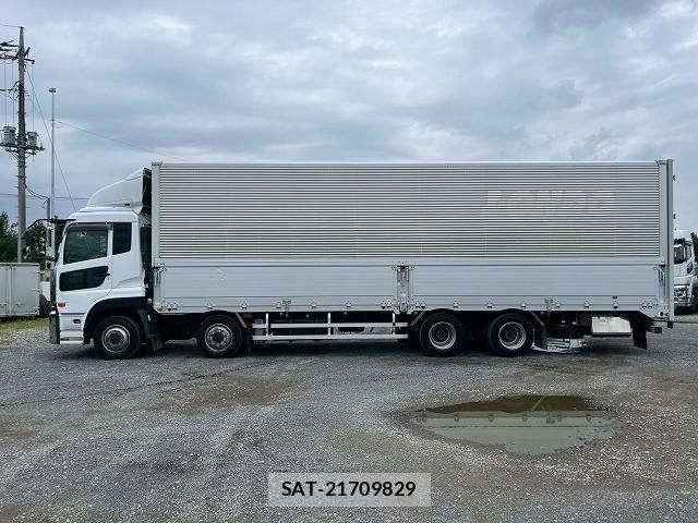 Nissan QUON 2015-09 8231443-8