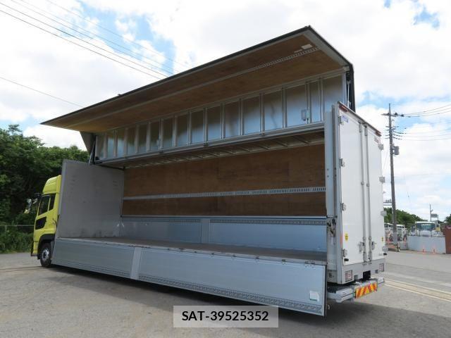 Nissan QUON 2020-12 8231433-9