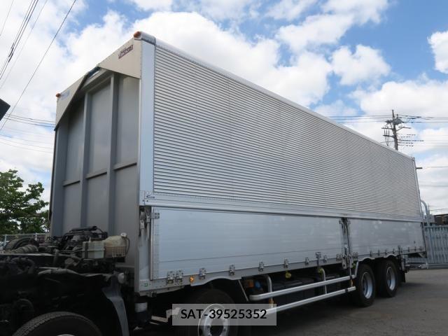 Nissan QUON 2020-12 8231433-16