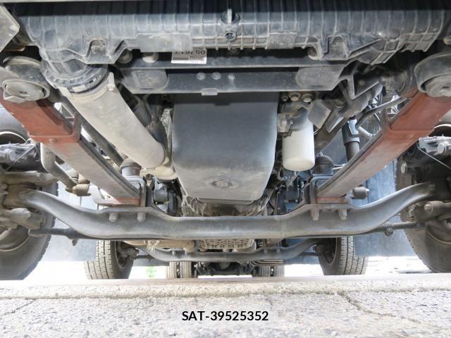 Nissan QUON 2020-12 8231433-21