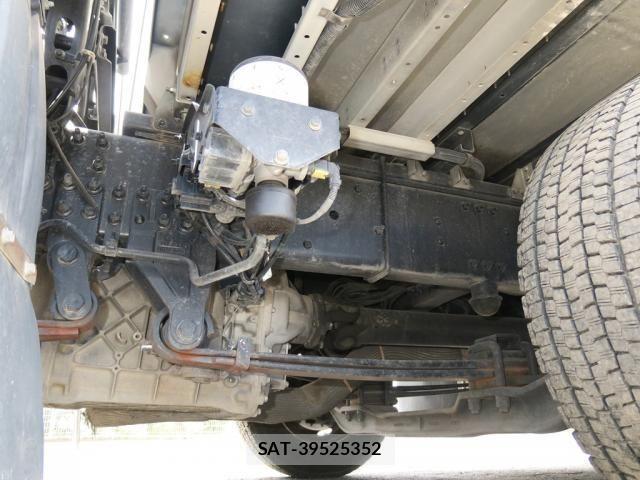 Nissan QUON 2020-12 8231433-24