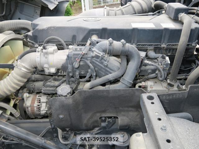 Nissan QUON 2020-12 8231433-25