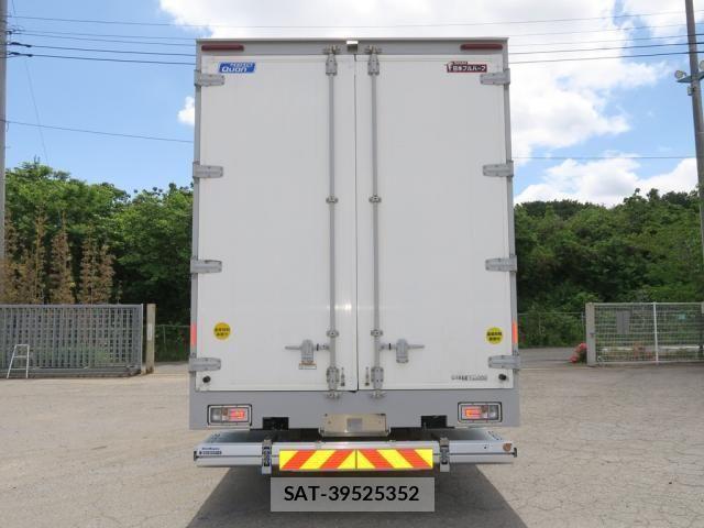 Nissan QUON 2020-12 8231433-4