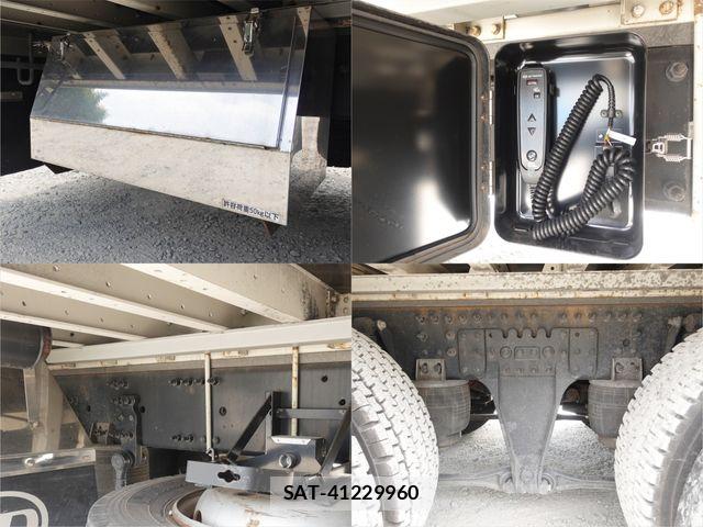 Nissan QUON 2018-10 8231439-12