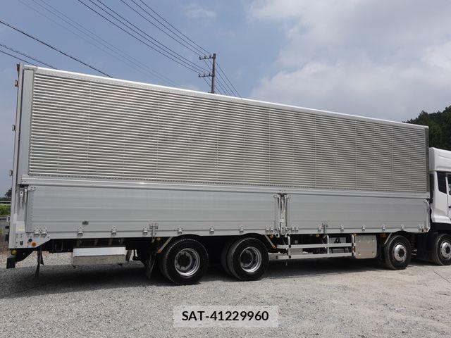 Nissan QUON 2018-10 8231439-3