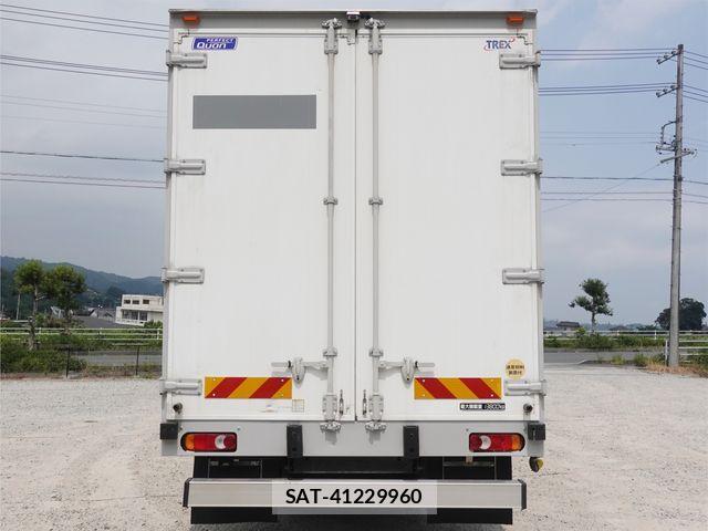 Nissan QUON 2018-10 8231439-4
