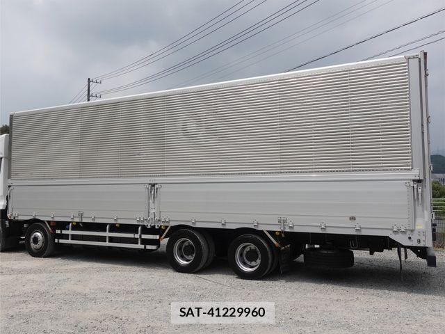 Nissan QUON 2018-10 8231439-5