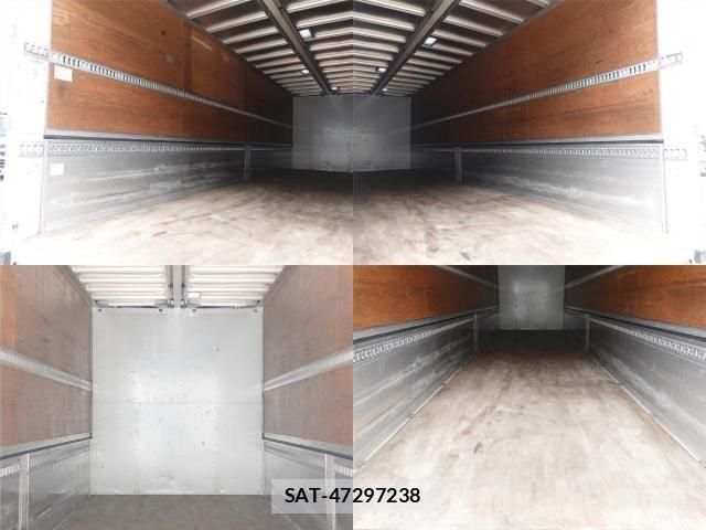 Nissan QUON 2018-10 8231435-10