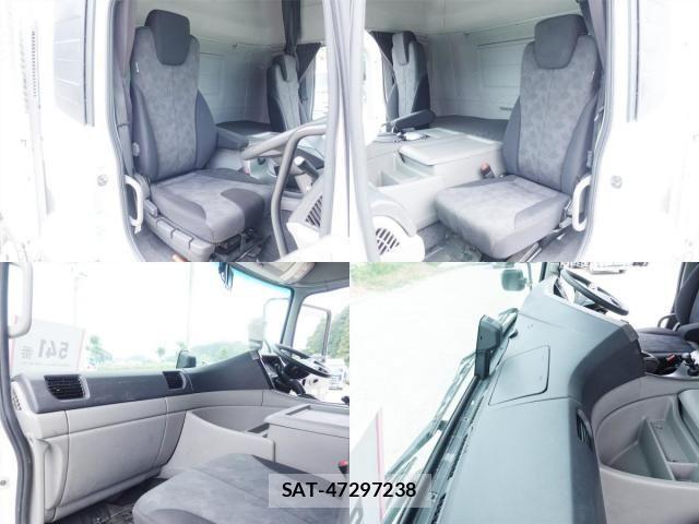 Nissan QUON 2018-10 8231435-15
