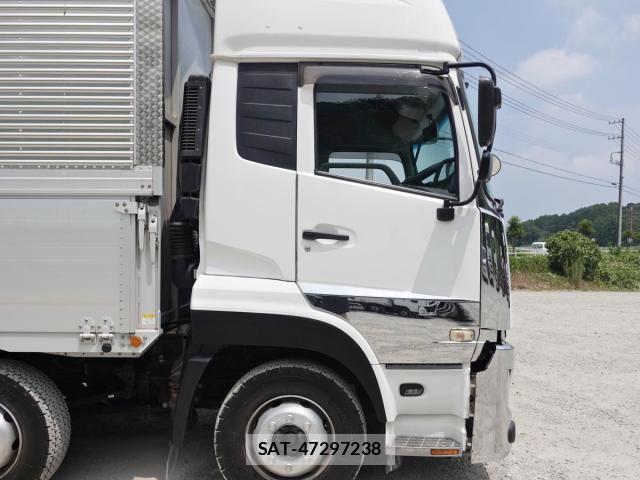 Nissan QUON 2018-10 8231435-3