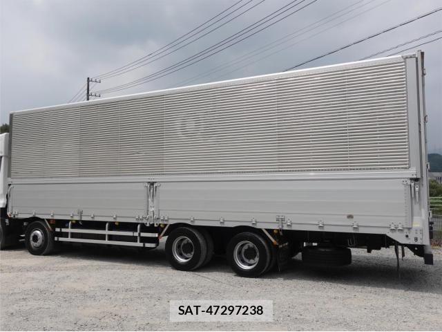 Nissan QUON 2018-10 8231435-6