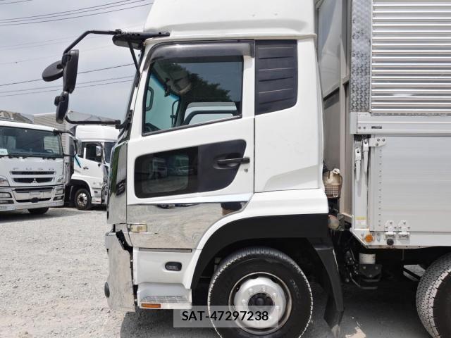Nissan QUON 2018-10 8231435-7