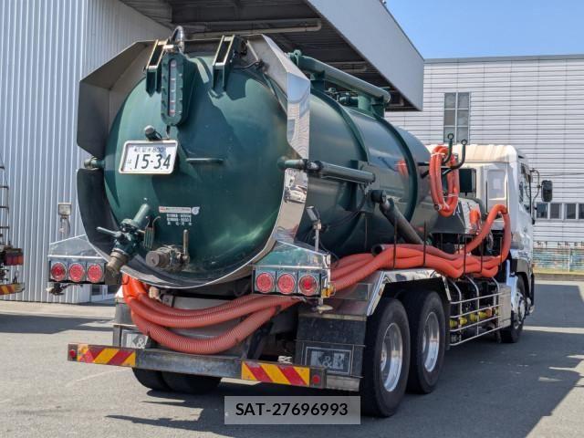Nissan QUON 2014-03 8231432-3