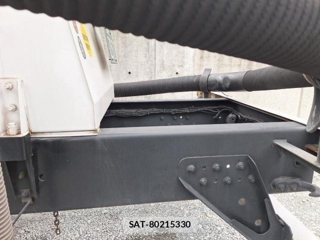 Nissan QUON 2021-08 8231431-15