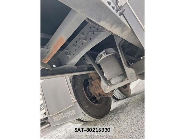 Nissan QUON 2021-08 8231431-17